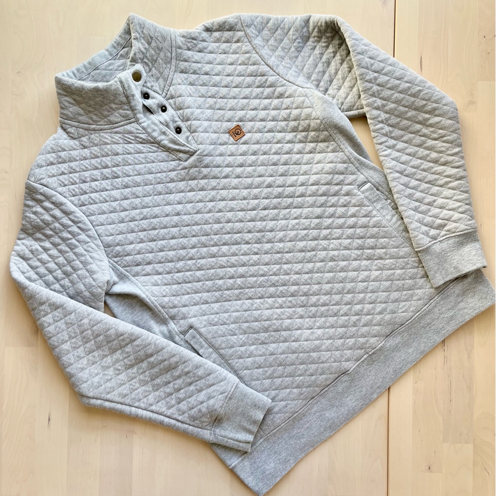Tentree Tulita 1/4 Snap Top Quilted in “Lunar Rock” gray
